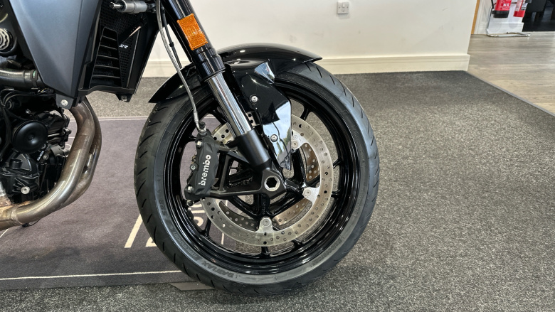 BMW F900 R
